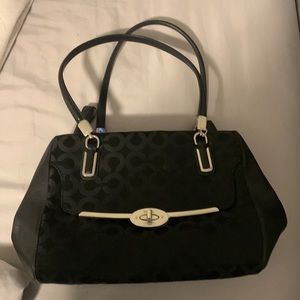 Selling authentic used coach bag no stains no marks like brand new